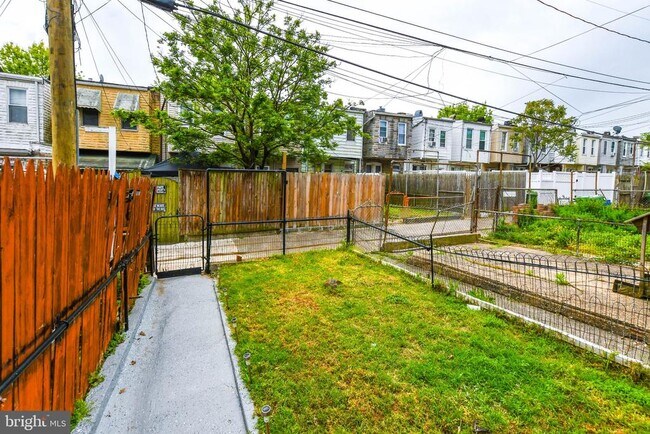 Building Photo - 2509 Christian St