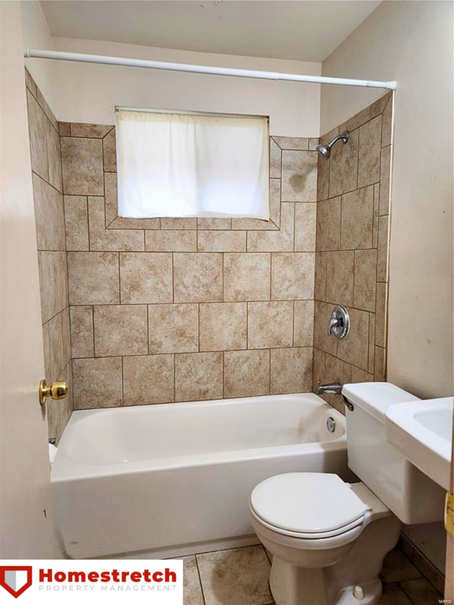 Building Photo - 10104 Douglas Ct