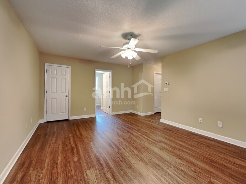 Building Photo - 1629 Hawkcrest Ln