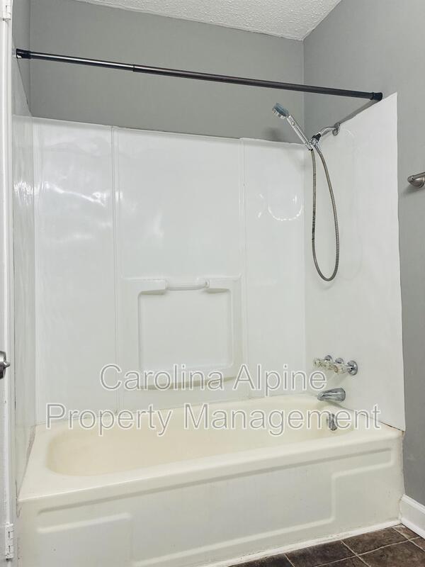 Building Photo - 3729 Somerset Dr