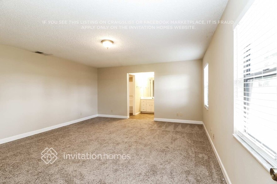 Building Photo - 2301 Beechwood Ct