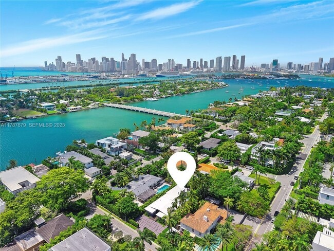 Building Photo - 122 E 2nd Ct