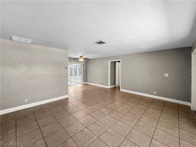 Building Photo - 7300 Barragan Rd