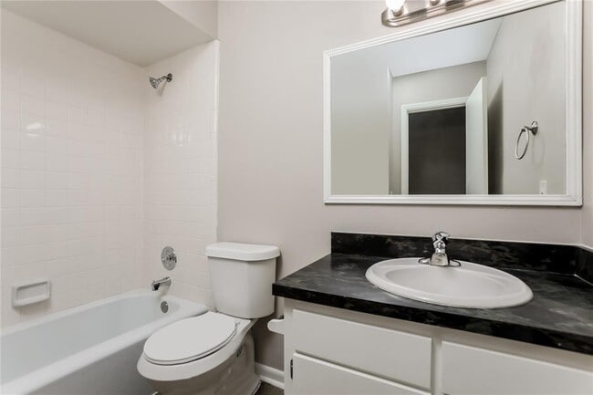 Building Photo - 690 Wells St