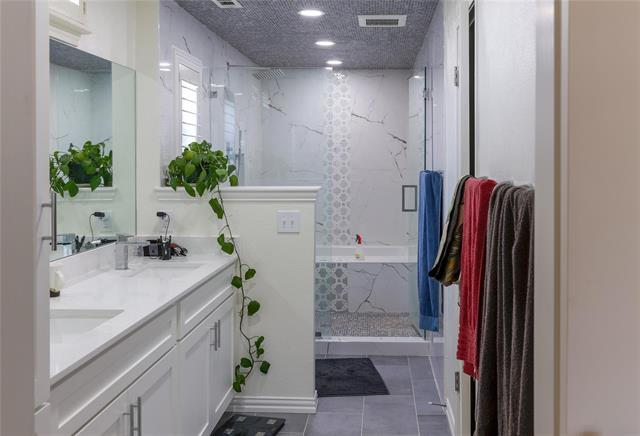 Building Photo - 224 Sovereign Ct