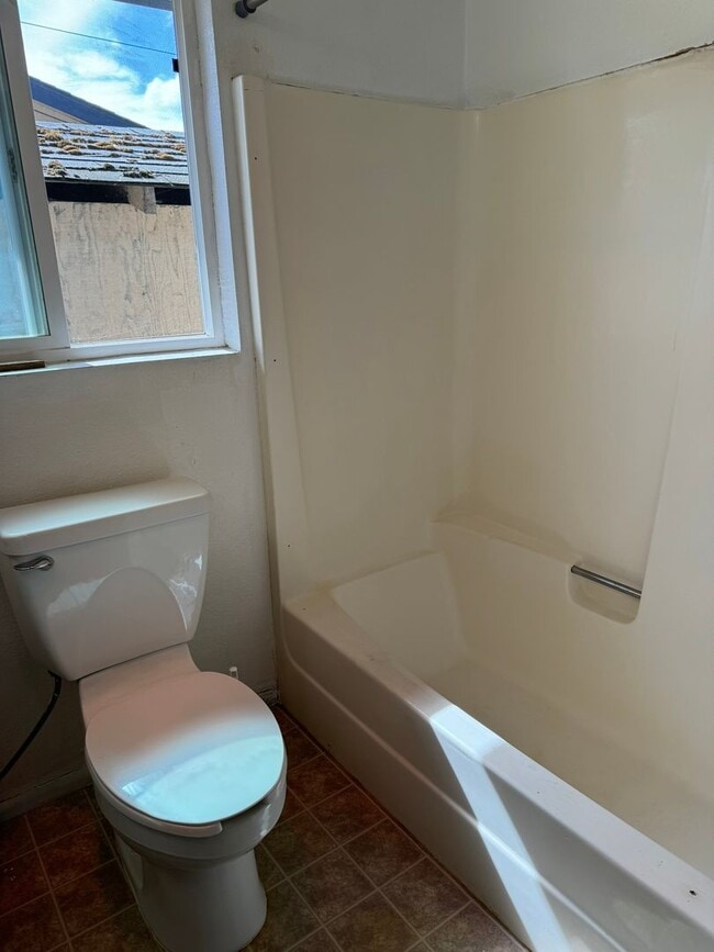 Building Photo - 285 E 11th Ave