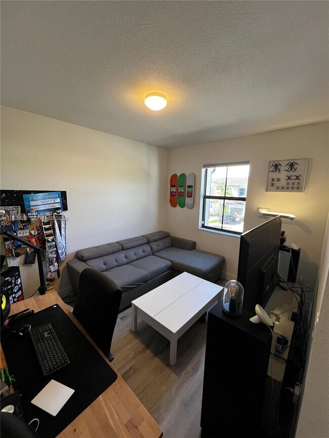 Building Photo - 5942 Mustang Manor