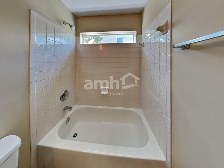 Building Photo - 4832 Asherton Pl NW