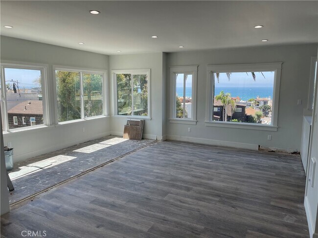 Building Photo - 223 24th St