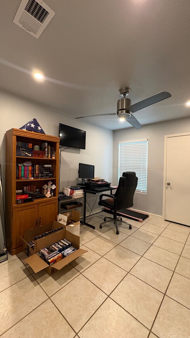 Building Photo - 6809 Blue Dawn Trl