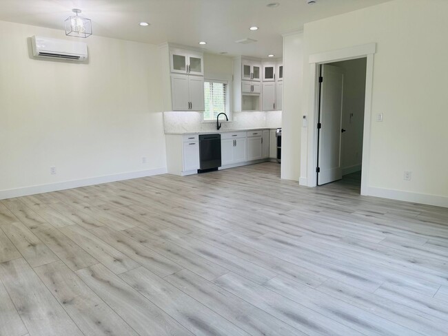 Building Photo - BRAND NEW 1 bedroom, 1 bath in Eaglemont