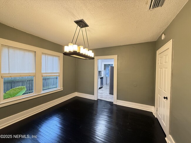 Building Photo - 4541 Woolman Ave
