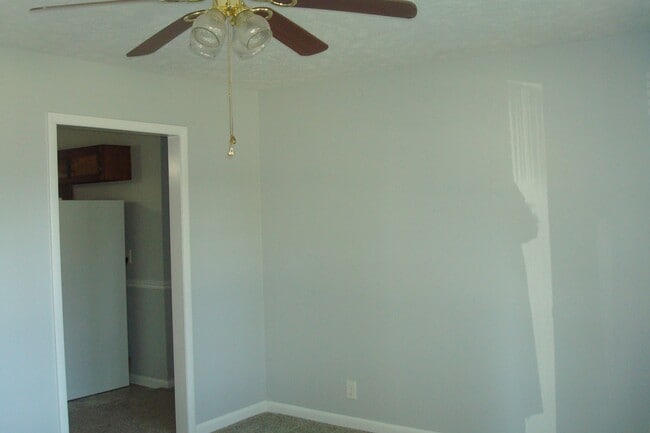Building Photo - 502 Gracy Ave