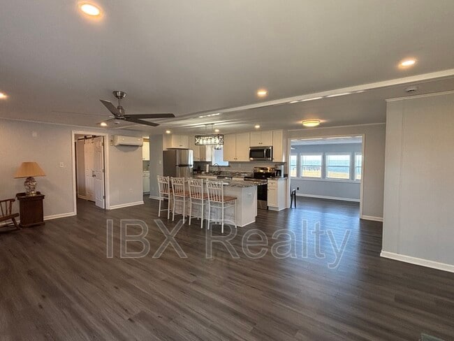 Building Photo - 144 Edgewater Dr