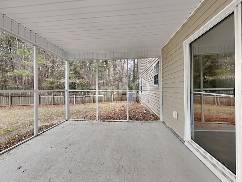 Building Photo - 110 Macallan Ct