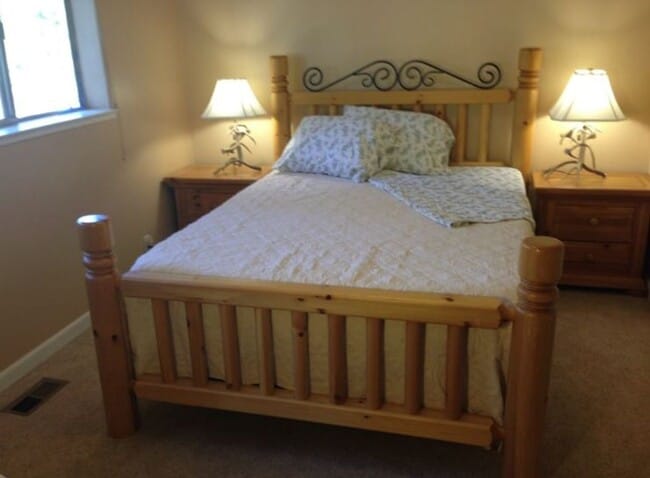 Building Photo - Long term furnished rental
