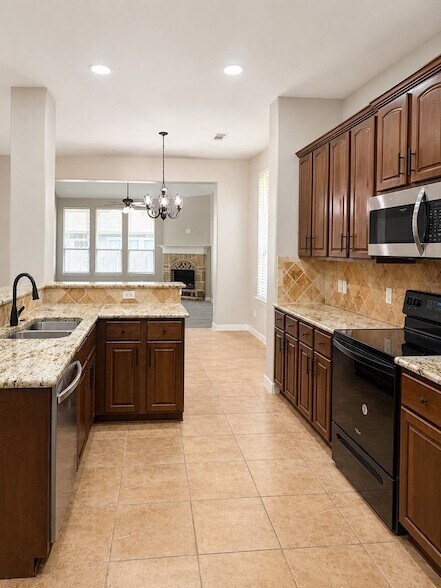 Building Photo - 1501 Toucan Dr