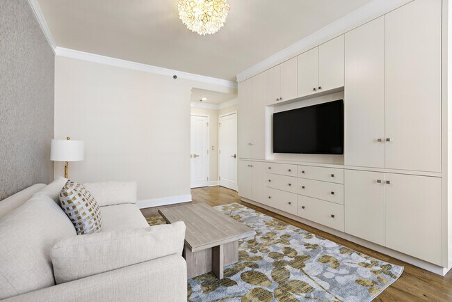 Building Photo - 1125 Maxwell Ln