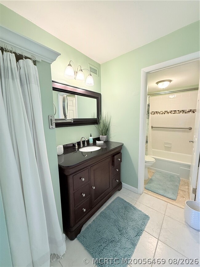 Building Photo - 9940 S Ocean Dr