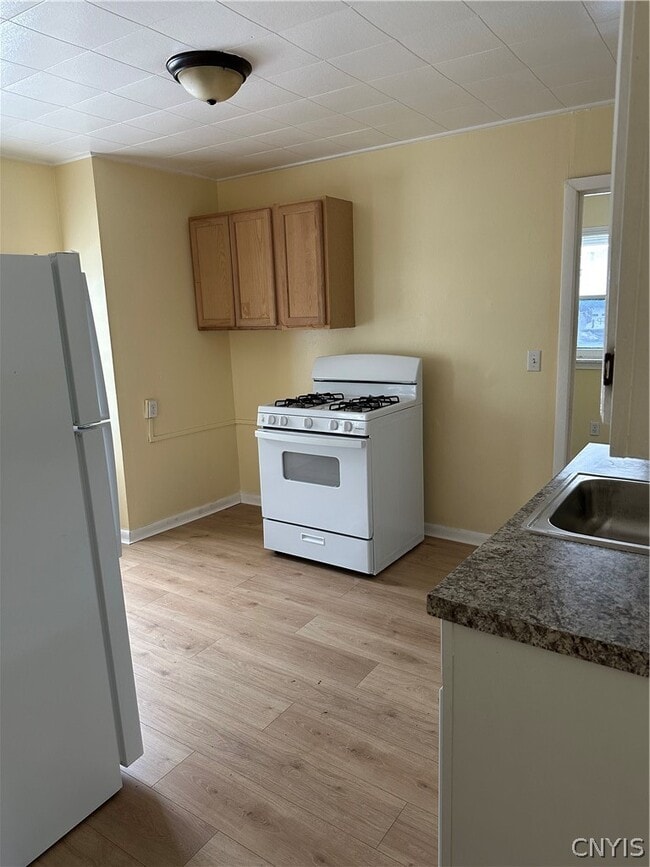 Building Photo - 705 N James St