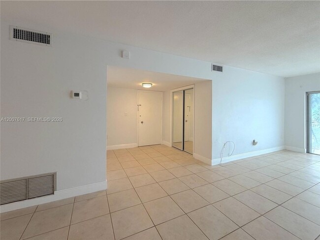 Building Photo - 1075 92nd St