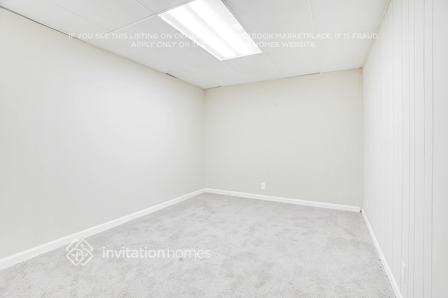 Building Photo - 3074 Dover Ln