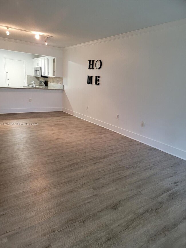 Building Photo - 1351 NE 191st St