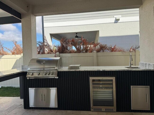 Building Photo - 16405 Silver Brk Wy