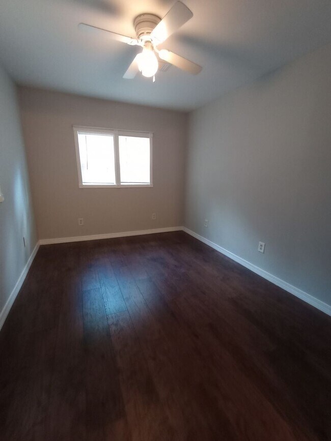 Building Photo - 1 Bedroom 1 Bath Cottage home in Deland fo...