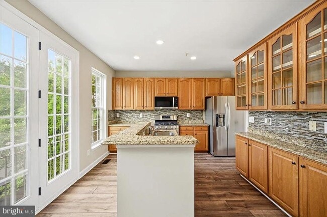 Building Photo - 3706 Singleton Terrace