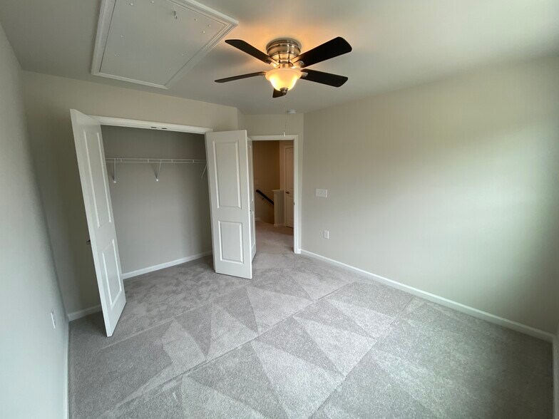 Building Photo - 4843 Randall Rd