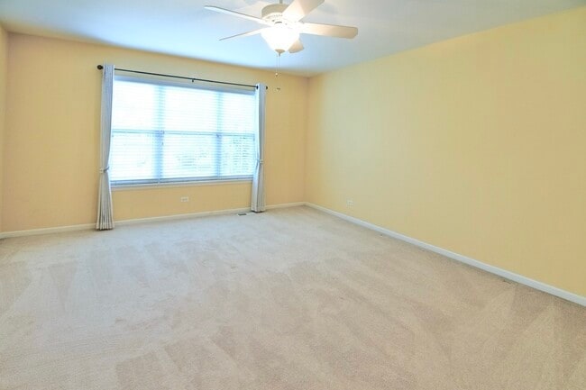 Building Photo - 24813 Ironwood Ct