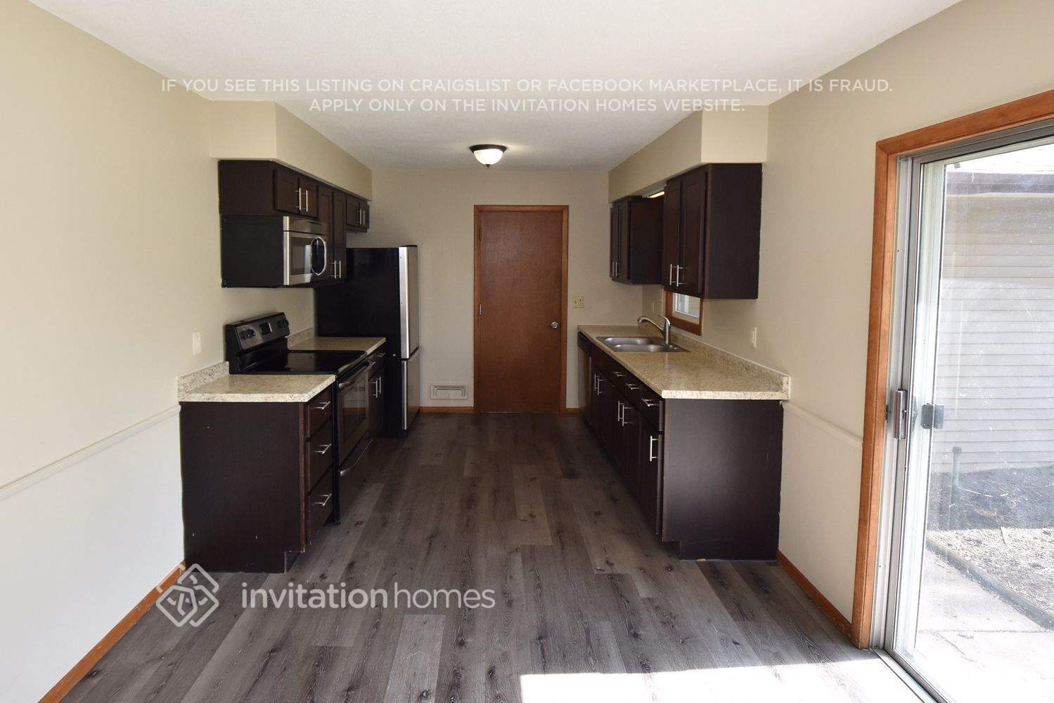 Building Photo - 10440 Thrush St NW