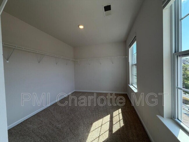 Building Photo - 7129 Finnigan Rd