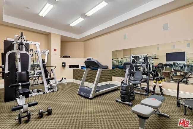 Building Photo - 16123 W Sunset Blvd