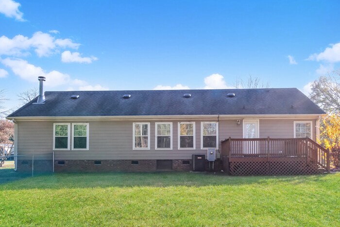 Building Photo - 8100 Tam O'Shanter Dr