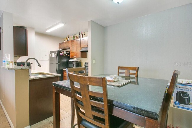 Building Photo - 5986 Westgate Dr