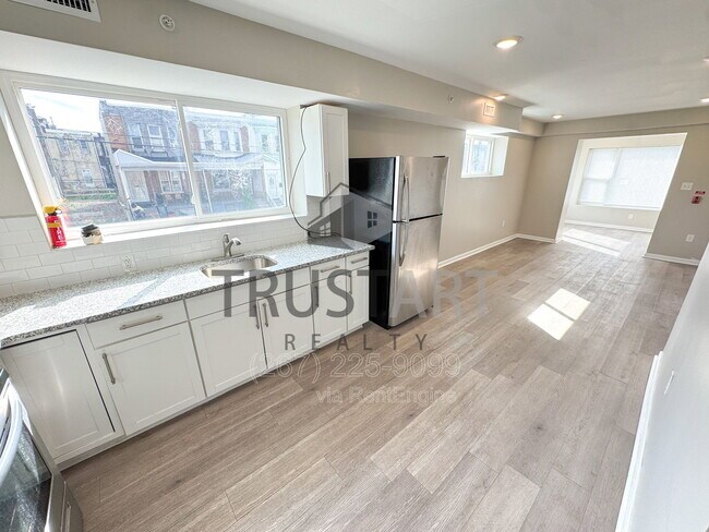 Building Photo - 5448 Springfield Ave