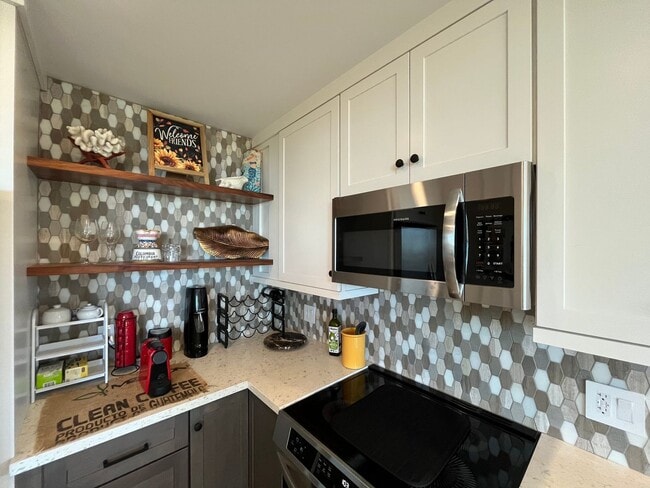 Building Photo - Exceptional Luxury One Bedroom Fully Furnished - Morro Bay w/Views