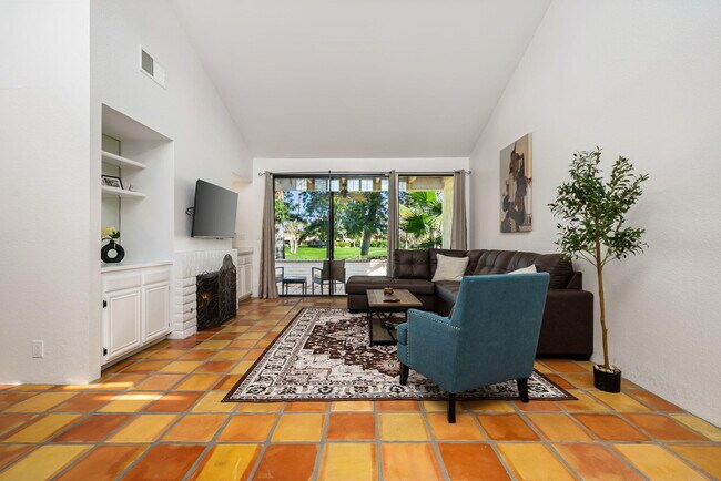 Building Photo - 280 Tolosa Cir