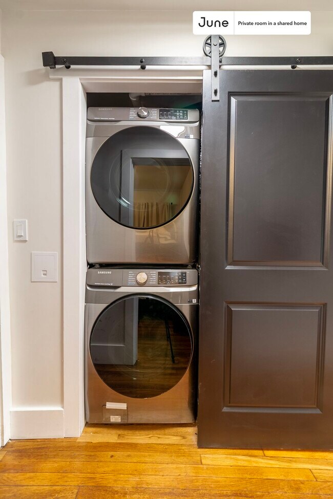 Building Photo - Room in Shared 5 bed/2 bath home in Roxbury