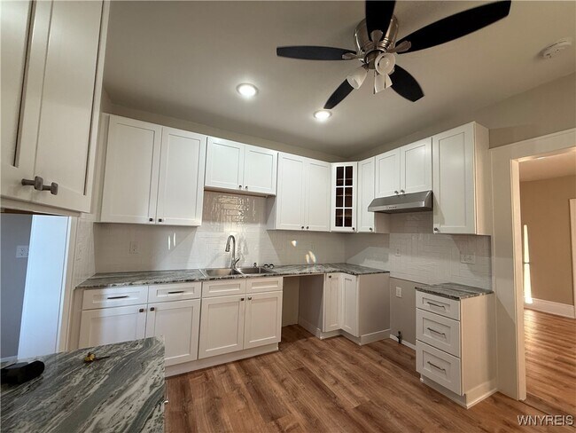 Building Photo - 336 Germania St