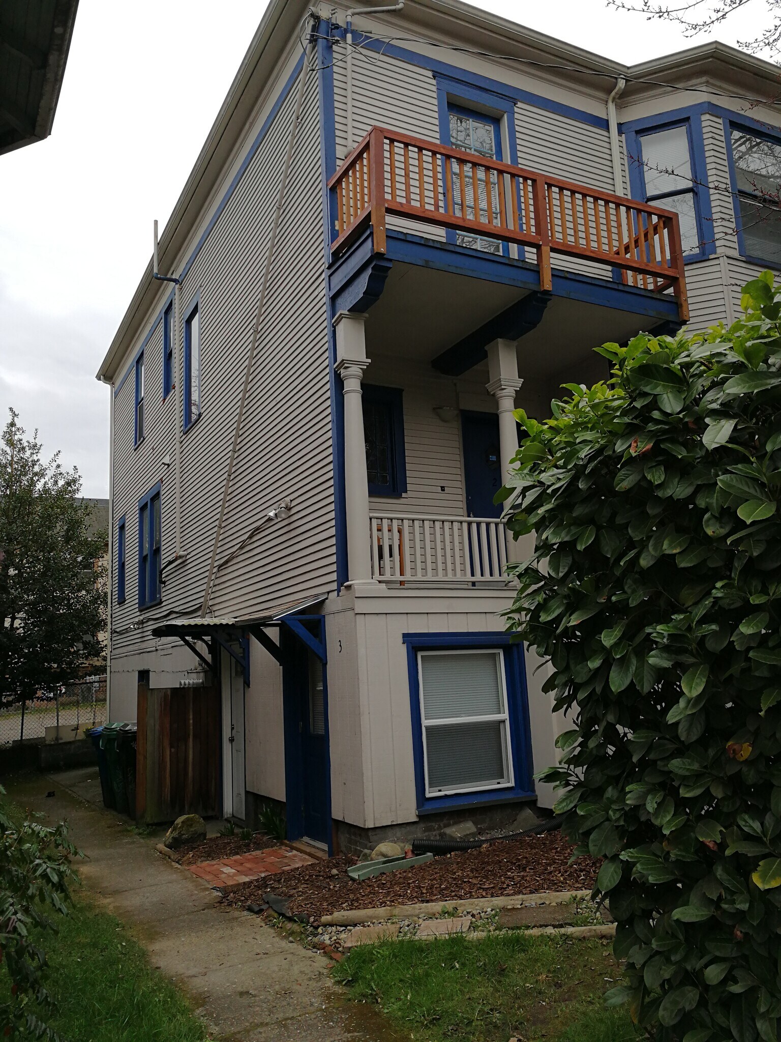 Building Photo - 1003 E Jefferson St