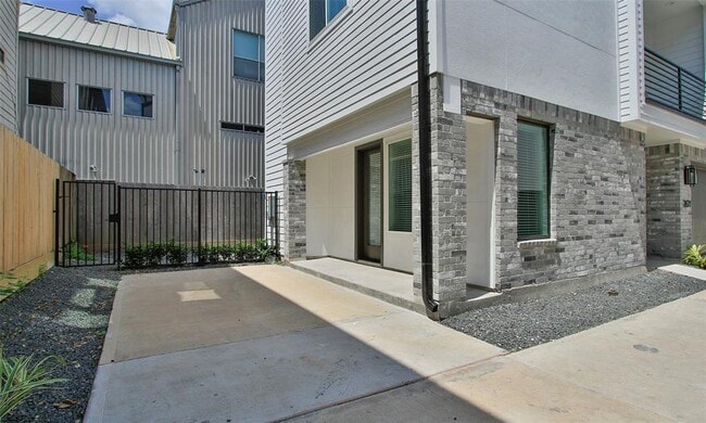 Building Photo - 2621 Jackson St