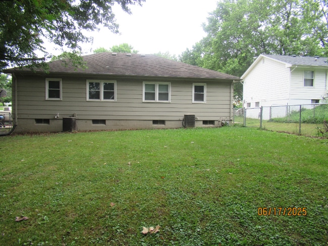 Building Photo - 105 Loomis Ave