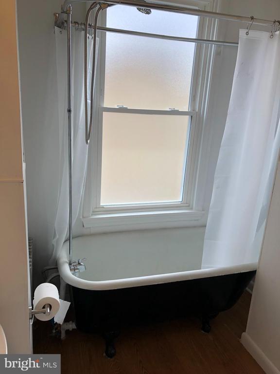 Building Photo - 613 S 8th St