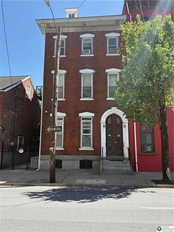 Building Photo - 542 Walnut St