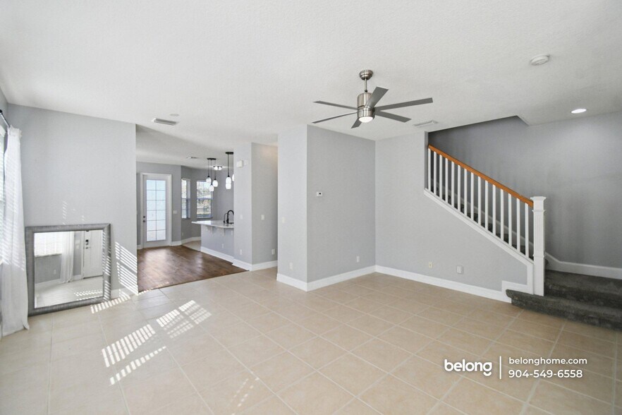 Building Photo - 531 Hedgewood Dr