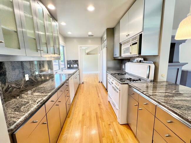 Building Photo - Pristine 3 Bedroom Craftsman House in Belm...