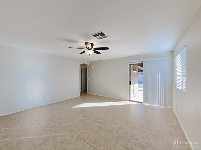 Building Photo - 2013 S 86th Dr